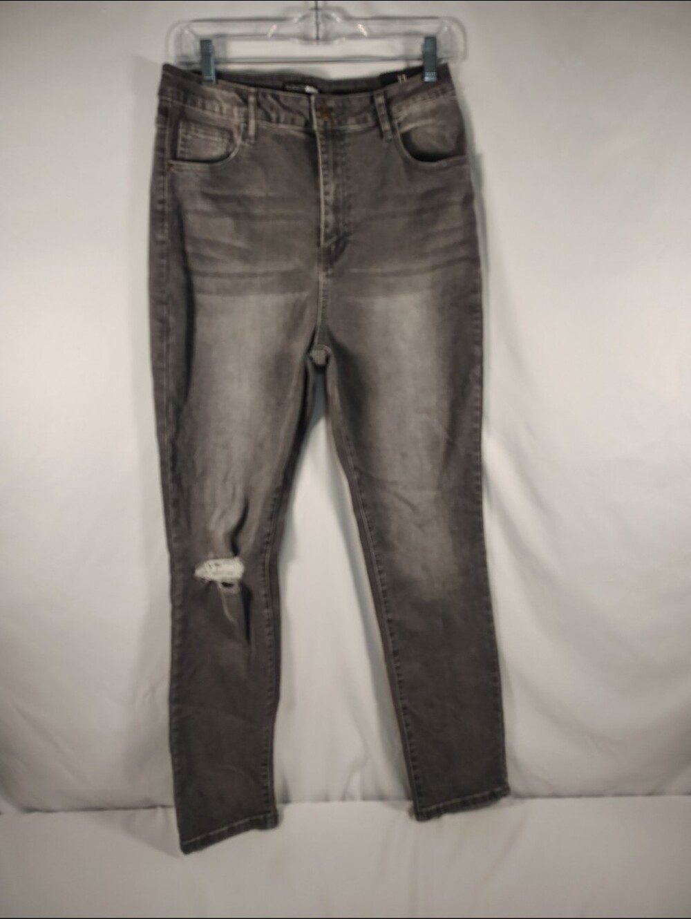 Women’s "Fashion Nova" High-Rise Gray Slim Jeans Sz. 11/W 32